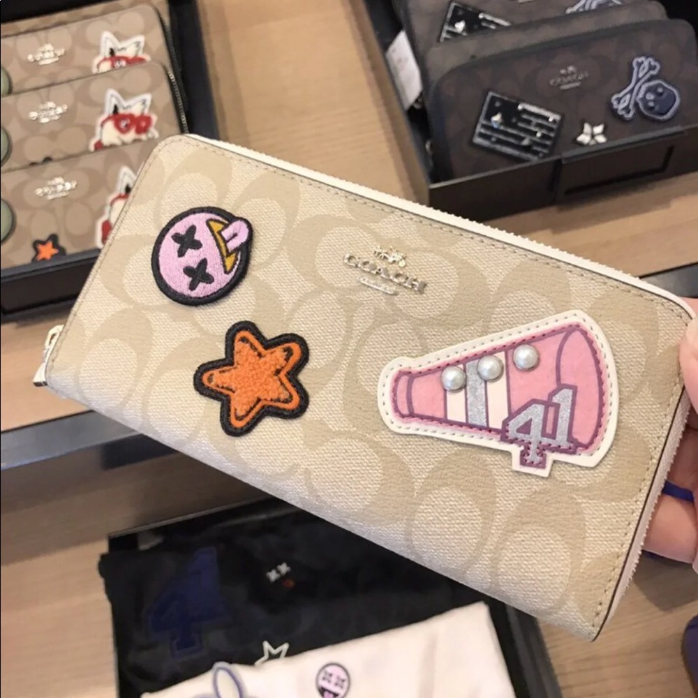 Coach Women’s wallet